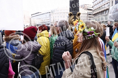 A rally in support of Ukraine and against the dictatorship in Russia and Belarus was held on the Republic Square, organized by an informal group of the Russian, Ukrainian and Belarusian diasporas.Na Trgu Republike odrzan je skup podrske Ukrajini i 