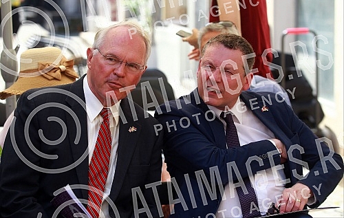 The ceremony of placing the first 10 