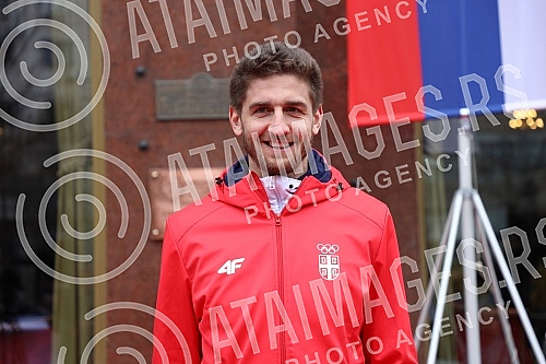 The 112th birthday of the Olympic Committee of Serbia was marked on the plateau in front of the Hotel Moskva.112. rodjendan Olimpijskog komiteta Srbije obelezen je na platou ispred hotela Moskva.