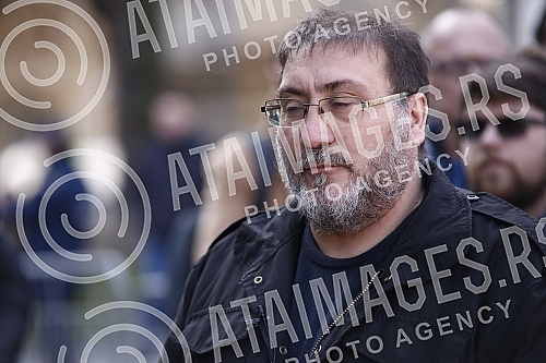 In front of the Presidency, a press conference was held by the Vice President of the Party of Freedom and Justice, Dejan Bulatovic, on the alleged new affair in Serbian agriculture.Ispred Predsednistva je odrzana konferencija za medije potpredsedni