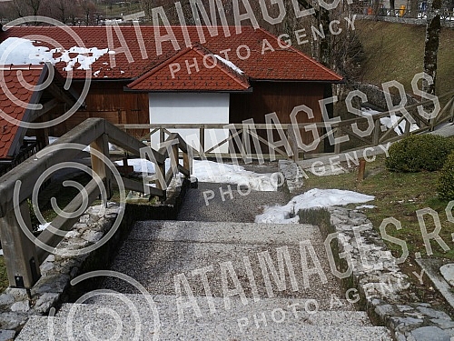 Postojna Cave, the largest exhibition cave in Europe, is located near the town of Postojna.
Postojnska jama, najveca izlozbena pecina u Evropi, nalazi se kod grada Postojne. Postojna Cave, the largest exhibition cave in Europe, is located near the town of Postojna.
Postojnska jama, najveca izlozbena pecina u Evropi, nalazi se kod grada Postojne.