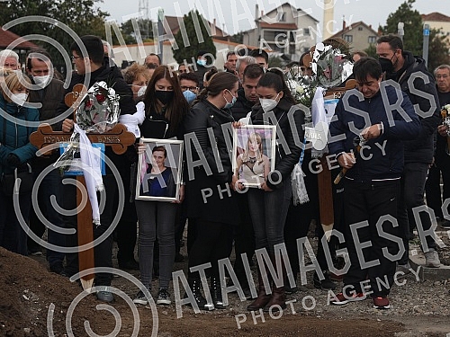 The Djokic family from Aleksinac, who were presumably killed between September 26 and 27 in the area of the village of Moravac, were seen off by relatives, neighbors, friends and priests from Goran's mother's house for eternal rest in the cemetery in The Djokic family from Aleksinac, who were presumably killed between September 26 and 27 in the area of the village of Moravac, were seen off by relatives, neighbors, friends and priests from Goran's mother's house for eternal rest in the cemetery in
