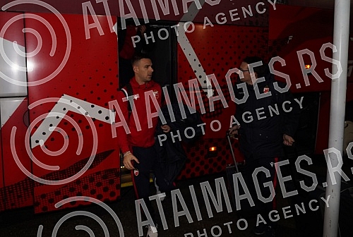 Delije, Red Star FC fans, organized a reception for the football players who achieved a historic success with a draw against Braga (1: 1) on Thursday night - a direct placement in the eighth finals of the Europa League, which is the biggest result of Delije, Red Star FC fans, organized a reception for the football players who achieved a historic success with a draw against Braga (1: 1) on Thursday night - a direct placement in the eighth finals of the Europa League, which is the biggest result of
