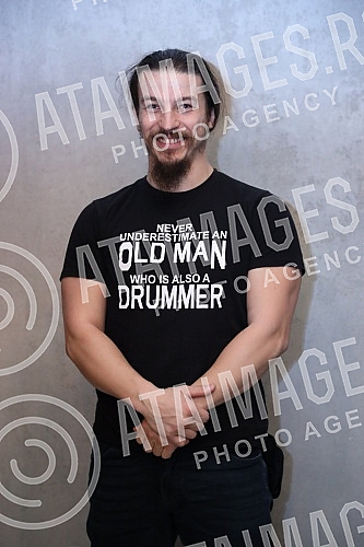 A press conference on the occasion of the concert of the SARS group in Kombank Hall was held at the Club Lisbon.Konferencija za medije povodom koncerta grupe SARS u Kombank dvorani, odrzana je u Klubu Lisabon.\