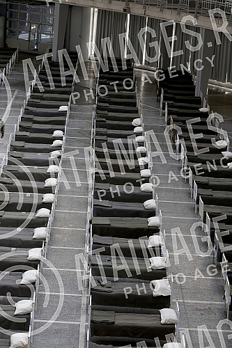 Military beds set up in the halls 1 and 4 of the Belgrade Fair for people with milder sympoms of coronavirus.Vojni kreveti postavjeni u halama 1 i 4 Beogradskog sajma za ljude koji imaju blaze simtome korona virusa.