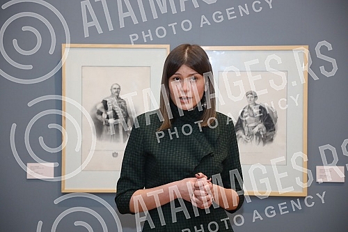 Author's guide through the latest exhibition 