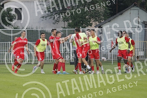 In the first match of the barrage to fill the Linglong Tire of the Serbian Super League, New Belgrade's IMT competed with the team from Novi Pazar at the FC Cukaricki stadium.Novobeogradski IMT je u prvom mecu baraza za popunu Linglong Tire Super l