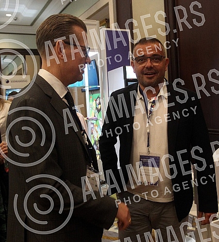 The Serbia-Russia agro-industrial forum has opened at the Hyatt Hotel.U hotelu Hyatt otvoren je agroindustrijski forum Srbija - Rusija. 