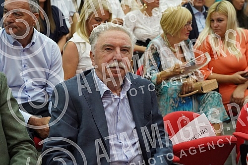 The ceremonial meeting of the Main Board of the Socialist Party of Serbia on the occasion of marking 32 years since the founding of the party was held at the party's headquarters, and SPS President Ivica Dacic addressed it.Svecana sednica Glavnog o