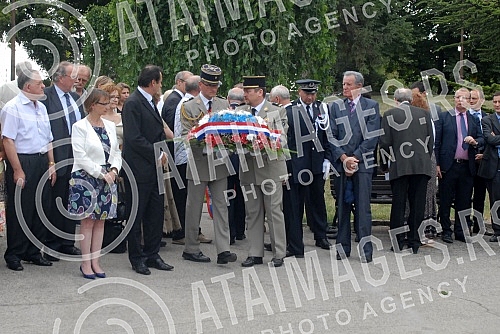 Polaganje cveca na spomenik zahvalnosti Francuskoj, povodom dana drzavnosti Republike Francuske - Pad Bastilje. Kristin Moro (Christine Moro) - ambasadorka Republike Francuske u Srbiji.