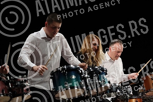 A concert in honor of the legendary drummer Dragoljub Djuricic, the man with the biggest smile on the domestic music scene, was held at the Atelier 212 theater.Koncert u cast legendarnog bubnjara Dragoljuba Djuricica, coveka sa najvecim osmehom na 