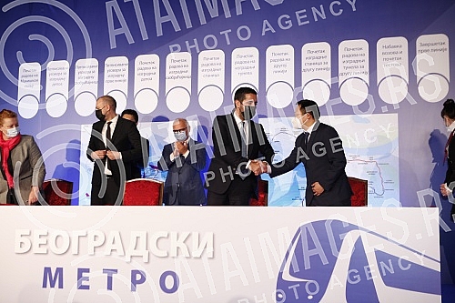 The contractual agreement for the Project of infrastructure construction and filling of the plateau for the metro depot in Makisko polje in Belgrade was signed in the ceremonial hall of the Old Palace.Ugovorni sporazum za Projekat izgradnje infrast