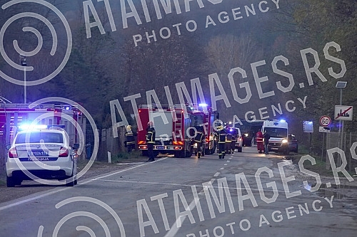 An explosion occurred at the Edepro factory in the Lestane settlement in Belgrade at around 2 p.m.
U fabrici Edepro u naselju Lestane u Beogradu oko 14 sati dogodila se eksplozija. An explosion occurred at the Edepro factory in the Lestane settlement in Belgrade at around 2 p.m.
U fabrici Edepro u naselju Lestane u Beogradu oko 14 sati dogodila se eksplozija.