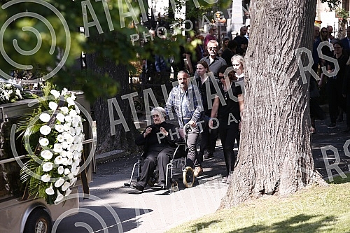 Veselin Vesa Simonovic, director and editor-in-chief of the Nova.rs portal, sahranjen je u Aleji zaslunih gradjana na Novom groblju u Beogradu.