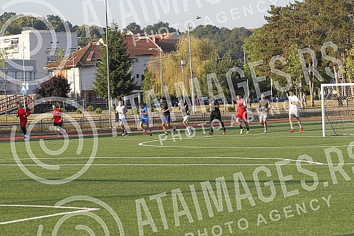 The handball players of Crvena zvezda Grundfos are preparing in Ub, where in the coming days they will play a friendly match against the hosts Ub.Rukometasi Crvene zvezde Grundfos su na pripremama u Ubu, gde ce u narednim danima odigrati jednu prij