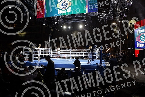 Celebrating World Boxing Day with a class of Roy Jones Jr. at Republic Square.Obelezavanje Svetskog dana boksa uz cas Roj Dzonsa Juniora na Trgu republike.