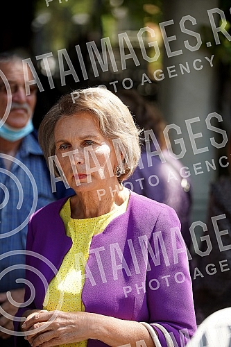 One of the greatest Serbian and Yugoslav singers of popular music, Djordje Marjanovic, was buried in the Alley of Merited Citizens at the New Cemetery.Jedan od najvecih srpskih i jugoslovenskih pevaca zabavne muzike Djordja Marjanovica sahranjen je