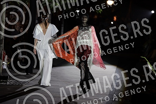 On the occasion of marking thirty years of MS Click, she paid tribute to one of the most important domestic fashion designers to the recently deceased, legendary fashion designer Aleksandar Joksimovic with a fashion show on the plateau in front of th On the occasion of marking thirty years of MS Click, she paid tribute to one of the most important domestic fashion designers to the recently deceased, legendary fashion designer Aleksandar Joksimovic with a fashion show on the plateau in front of th