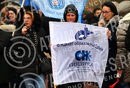 The Education Union of Serbia and the Education Workers' Union of Serbia organized a protest.Sindikat obrazovanja Srbije i Sindikat radnika u prosveti Srbije organizovali su protest.