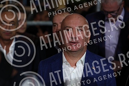 In the organization of the Holy Synod of Bishops of the Serbian Orthodox Church, in front of the Church of Saint Sava, a national prayer for the sanctity of marriage and the family, for harmony and peace in our nation, which was served by Serbian Pat