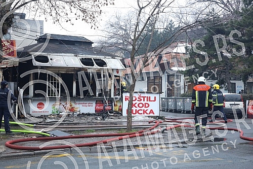 Fast food restaurant Barbecue near Bucko burned down in a fire.Restoran brze hrane Rostilj kod Bucka izgoreo je u pozaru.