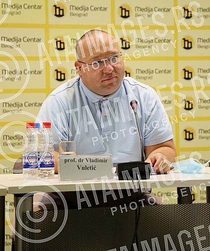 Black and White Movement press conference - for a just Serbia at which a political and program manifesto entitled THE GREAT CHARTER OF FREEDOM was presented to the public. Konferencija za medije Pokreta CRNO NA BELO - za pravednu Srbiju na kojoj j