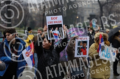 The third rally in support of Novak Djokovic was held in front of the National Assembly, and was organized by Novak's family.Treci po redu skup podrske Novaku Djokovicu odrzan je ispred Narodne skupstine, a isti je organizovala Novakova porodica.