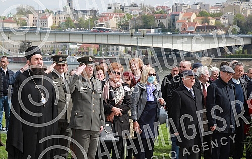 A state ceremony dedicated to the National Day of Remembrance of the Republic of Serbia for the victims of the Holocaust, genocide and other victims of fascism was held on the Coast of Jasenovac Victims.Drzavna ceremonija posvecena obelezavanju nac