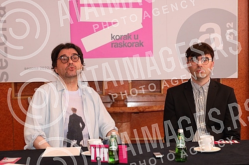 A press conference was held in the Atelje 212 theater to announce the new 2022/2023 season. and the premier that they plan to implement.
U pozoristu Atelje 212 odrzana je onferencija za medije povodom najave nove sezone 2022/2023. i premijera koje A press conference was held in the Atelje 212 theater to announce the new 2022/2023 season. and the premier that they plan to implement.
U pozoristu Atelje 212 odrzana je onferencija za medije povodom najave nove sezone 2022/2023. i premijera koje