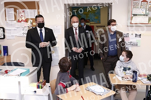  Serbian First Deputy Prime Minister and Minister of Education, Science and Technological Development Branko Ruzic and German Ambassador to Serbia Thomas Schieb visited the German school and signed an agreement on cooperation between the two governme