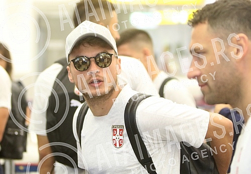 The Serbian national football team is going to the World Championship in Russia
Fudbalska reprezentacija Srbije polazi na Svetsko prvenstvo u Rusiji. The Serbian national football team is going to the World Championship in Russia
Fudbalska reprezentacija Srbije polazi na Svetsko prvenstvo u Rusiji.