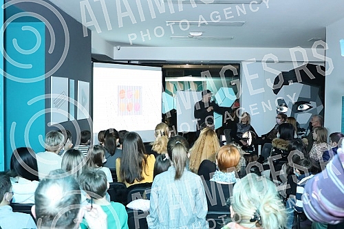 Well-known and award-winning children's book writer Uros Petrovic, one of the best IQ X solvers in the world, former president of Mensa and the Museum of Illusions, hosted a creative interactive evening.
Poznati i nagradjivani pisac knjiga za decu - Well-known and award-winning children's book writer Uros Petrovic, one of the best IQ X solvers in the world, former president of Mensa and the Museum of Illusions, hosted a creative interactive evening.
Poznati i nagradjivani pisac knjiga za decu -