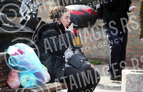 Because of the coronavirus, Belgrade markets operate three days a week on Thursdays, Fridays and Saturdays.
Zbog korona virusa pijace u Beogradu rade tri dana nedeljno, cetvrtakom, petakom i subotom. Because of the coronavirus, Belgrade markets operate three days a week on Thursdays, Fridays and Saturdays.
Zbog korona virusa pijace u Beogradu rade tri dana nedeljno, cetvrtakom, petakom i subotom.