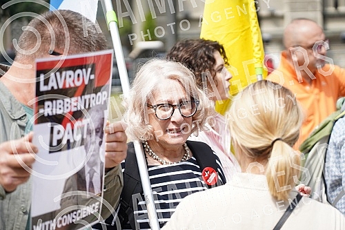 An informal group of citizens An informal group of citizens