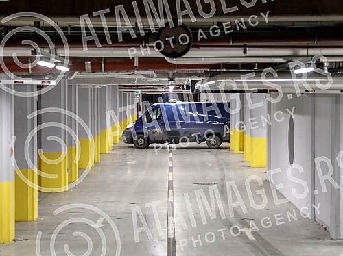 A police vehicle arrives to pick up acting teacher Miroslav Mika Aleksic, who is leaving the Higher public prosecutor's office, where he was questioned and on that occasion denied the accusations that he was a student at his school. Policijsko vozi