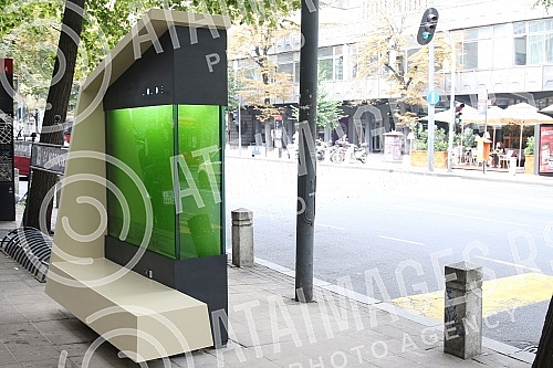 In front of the Municipality of Stari grad, the presentation of the photo-bioreactor 