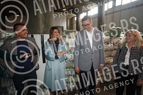 The President of the Republic of Serbia, Aleksandar Vucic, visited the warehouse of the Republic Directorate for Commodity Reserves - General Cargo Warehouse, Belgrade.Predsednik Republike Srbije Aleksandar Vucic obisao je skladista Republicke dire