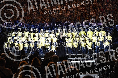 The Night of Music was held with the performance of Kolibri Choir, RTS Choir and Symphony Orchestra at the Tasmajdan Stadium.Odrzana Noc muzike uz nastup hora Kolibri, hora RTS i Simfonijskog orkestra na stadionu Tasmajdan. 