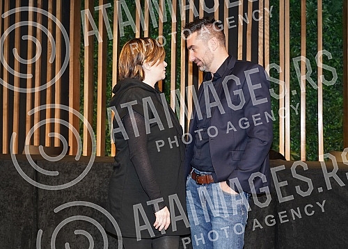 On the occasion of the concert in Kombank hall on February 13, the group Negative organized a gathering with journalists in the Jazz canteen Lisbon.
Grupe Negative je povodom koncerta u Kombank Dvorani 13. februara, organizovala druzenje sa novinari On the occasion of the concert in Kombank hall on February 13, the group Negative organized a gathering with journalists in the Jazz canteen Lisbon.
Grupe Negative je povodom koncerta u Kombank Dvorani 13. februara, organizovala druzenje sa novinari