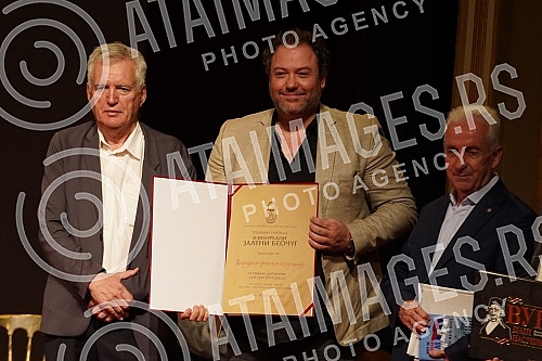 The ceremonial presentation of the 51st Golden Beocug Award and the Charter was held on the Grand Stage of the National Theater.Svecano urucenje 51. nagrade Zlatni Beocug i Povelje odrzano je  na Velikoj sceni Narodnog pozorista.