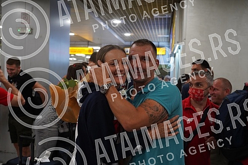 The women's volleyball national team of Serbia, which won a bronze medal at the Games in Tokyo, arrived in Belgrade, and on that occasion a press conference was held at the Nikola Tesla Airport.
Zenska odbojkaska reprezentacija Srbije, koja je na Ig The women's volleyball national team of Serbia, which won a bronze medal at the Games in Tokyo, arrived in Belgrade, and on that occasion a press conference was held at the Nikola Tesla Airport.
Zenska odbojkaska reprezentacija Srbije, koja je na Ig