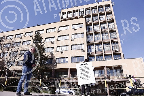 In front of the main entrance of the Police Administration for the city of Belgrade, a gathering called 