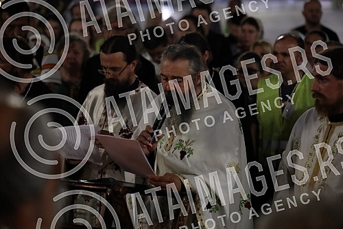 12. The Vidovdan liturgy with the blessing of His Eminence the Bishop of Raska and Prizren in exile G. G. Ksenofont began with a gathering at the monument to Prince Mihailo, where the Akathist was consecrated to the Holy Great Martyr Prince Lazar, an