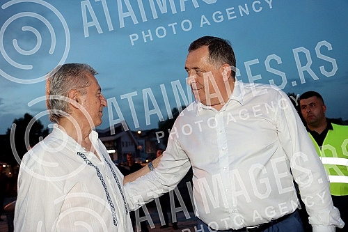 Concert on the occasion of the Day of the Municipality of Celinac on the Square in front of the Municipality. Koncert povodom Dana opstine Celinac na Trgu ispred Opstine.