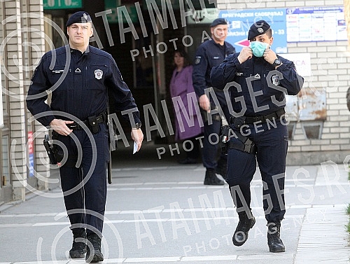 In Serbia, intercity bus service was suspended at noon to prevent the spread of the coronavirus.
U Srbiji je u podne obustavljen medjugradski autobuski prevoz zbog sprecavanja sirenja korona virusa. In Serbia, intercity bus service was suspended at noon to prevent the spread of the coronavirus.
U Srbiji je u podne obustavljen medjugradski autobuski prevoz zbog sprecavanja sirenja korona virusa.