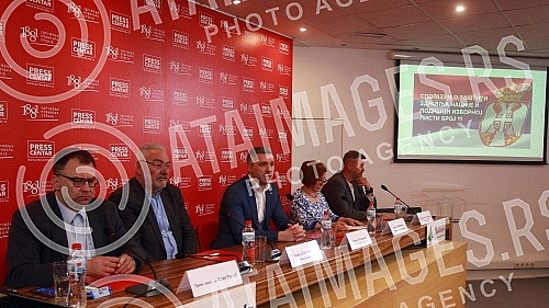 Agreement on cooperation between the Serbian movement Dveri signed, prim. prof. dr Aleka Racica, prof. dr Branimira Nestorovica and prof. Dr. Valentine Arsic Arsenijevic, and on that occasion a press conference was held.Potpisan Sporazum o saradnji