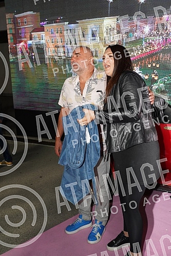 Superfinale of the fifth season of the reality program Zadruga, which is broadcast on Pink TV.Superfinale pete sezone rijaliti programa Zadruga koji se emituje na televiziji Pink.