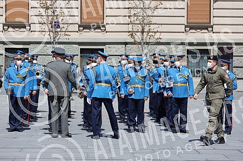 As a gift to the citizens, on the occasion of the Serbian Army Day, the Representative Orchestra of the Guard and the Art Ensemble of the Ministry of Defense 