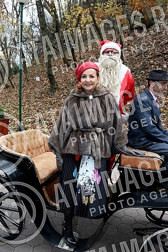 Ana Bekuta with the media before the second concert, on December 29th at the Sava Center and on the occasion of the announcement of her appearance at Topciderac restaurant for the New Year.
na Bekuta sa medijama pred drugi koncert, 29. decembra u Sav Ana Bekuta with the media before the second concert, on December 29th at the Sava Center and on the occasion of the announcement of her appearance at Topciderac restaurant for the New Year.
na Bekuta sa medijama pred drugi koncert, 29. decembra u Sav