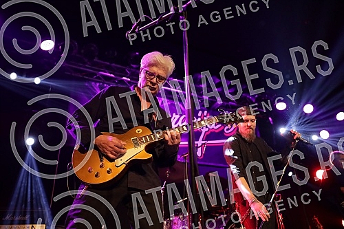 The rock group Generation 5 marked its 44th anniversary with a concert in the American Hall of the Youth Center in Belgrade.Rok grupa Generacija 5 je 44. godine postojanja obelezila koncertom u sali Amerikana Doma omladine u Beogradu.